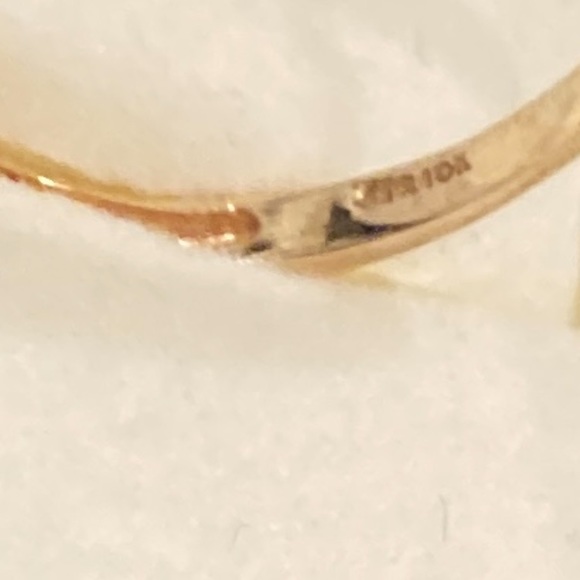 11 Diamonds in 10kt Gold - Picture 11 of 11